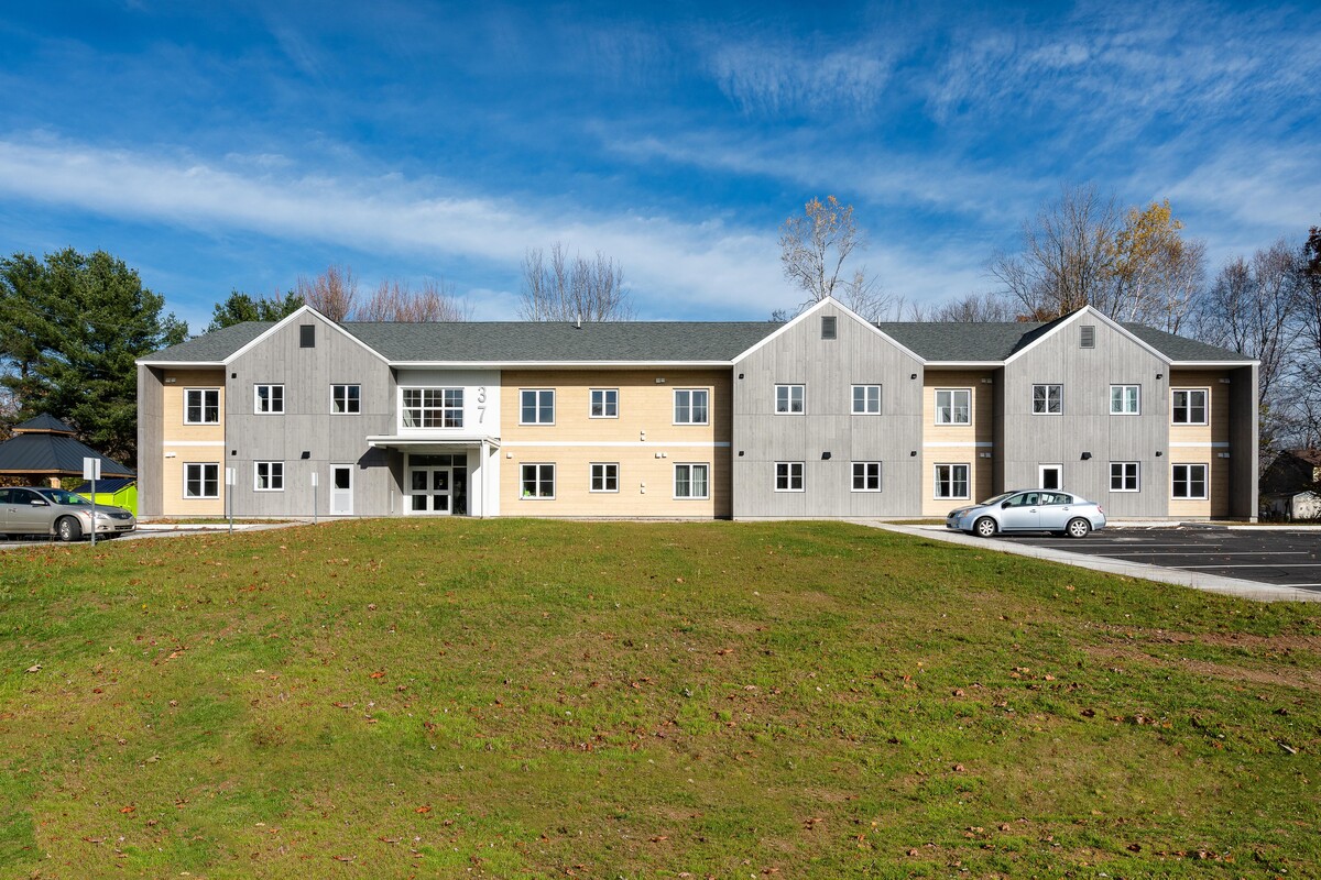 34 Charles Ave, Société d’habitation NB | Fredericton, NB